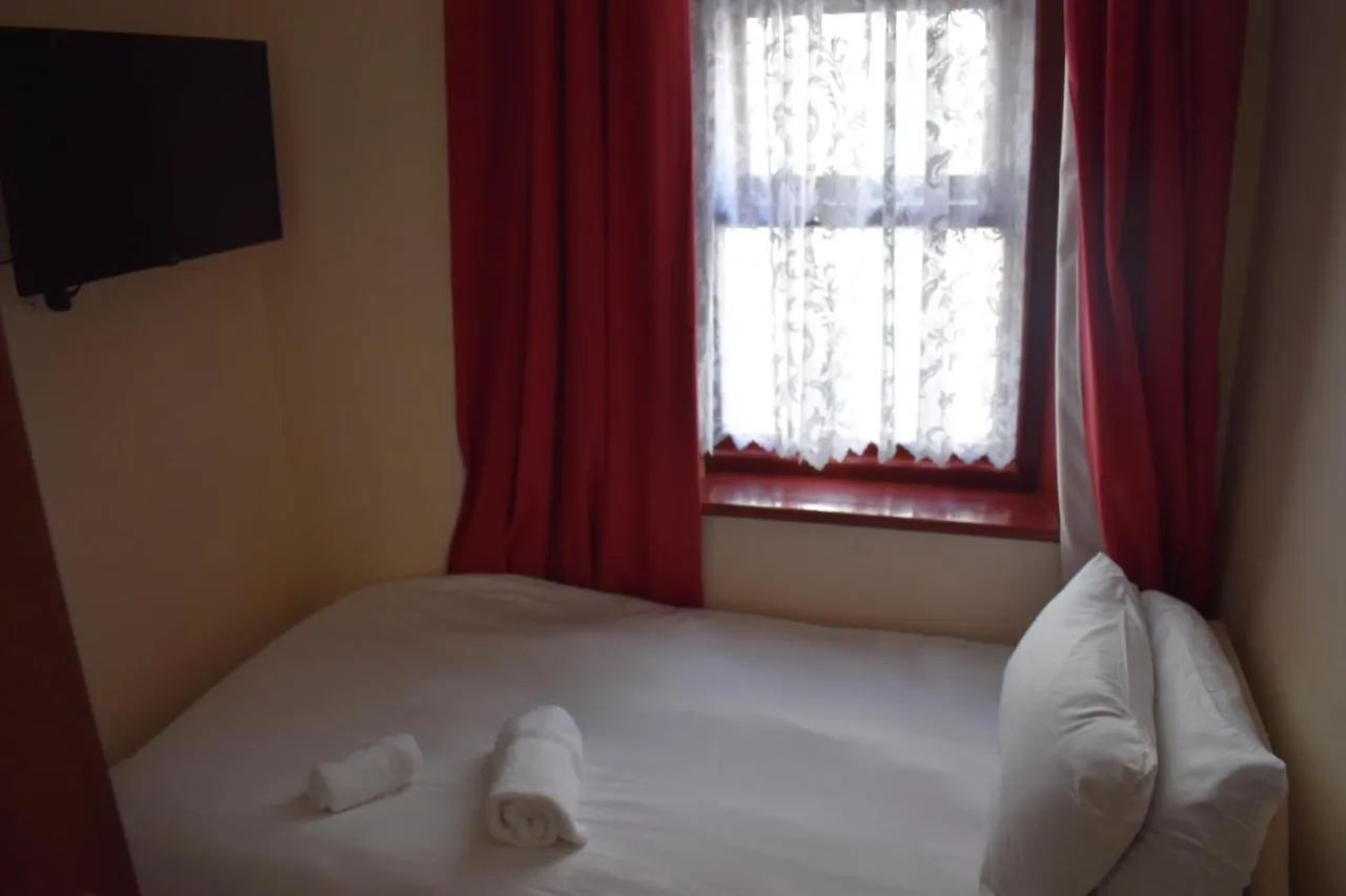 Lyndhurst Hotel Blackpool