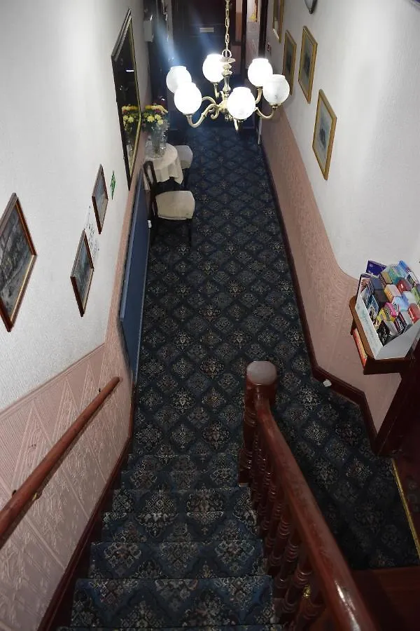 Lyndhurst Hotel Blackpool Bed & Breakfast