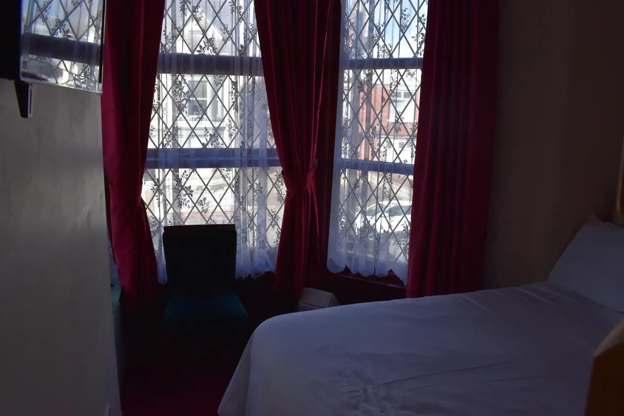 Lyndhurst Hotel Blackpool