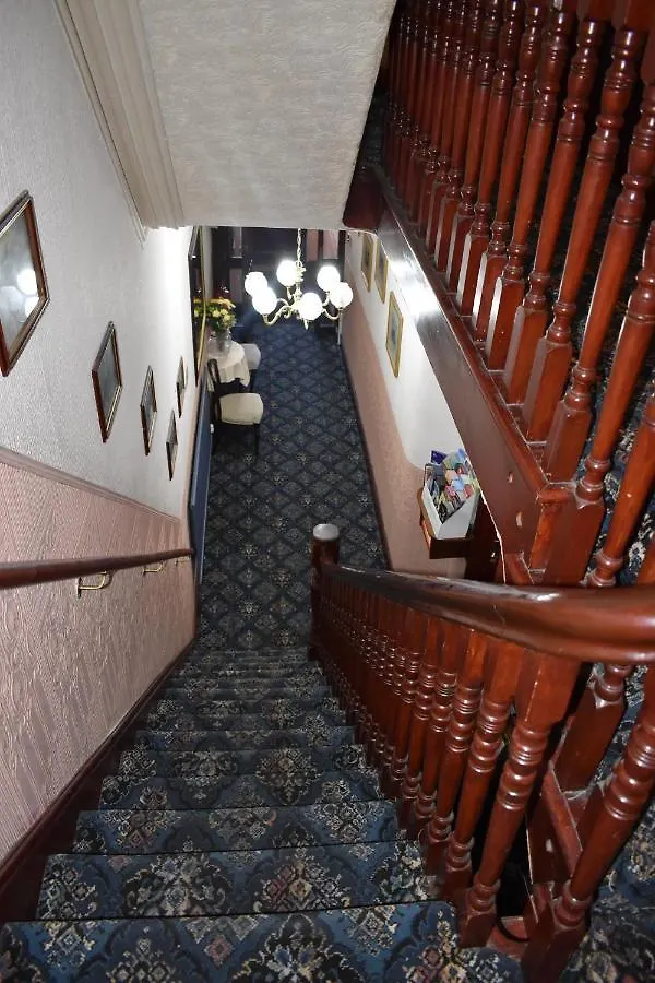 Lyndhurst Hotel ブラックプール