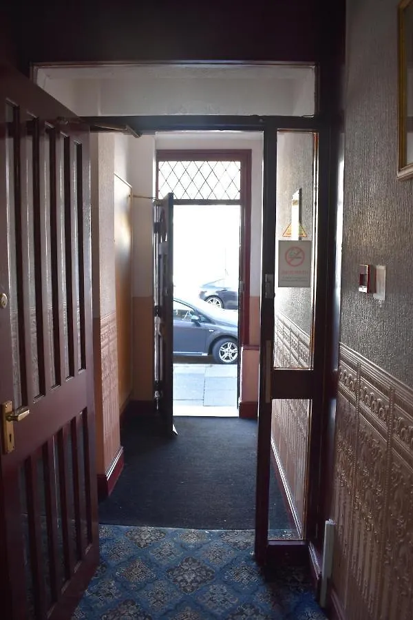 Lyndhurst Hotel Blackpool Bed & Breakfast