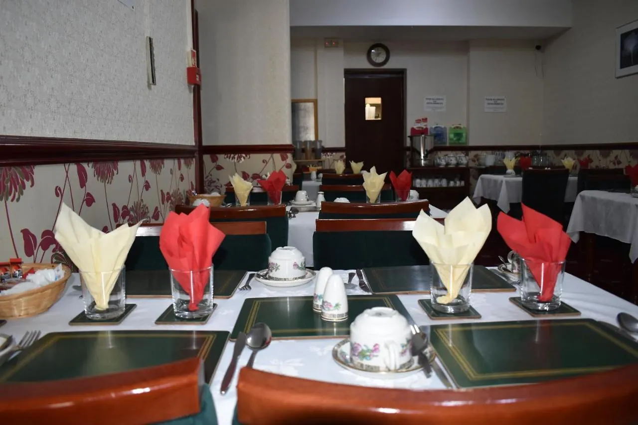 Lyndhurst Hotel Blackpool 2*,