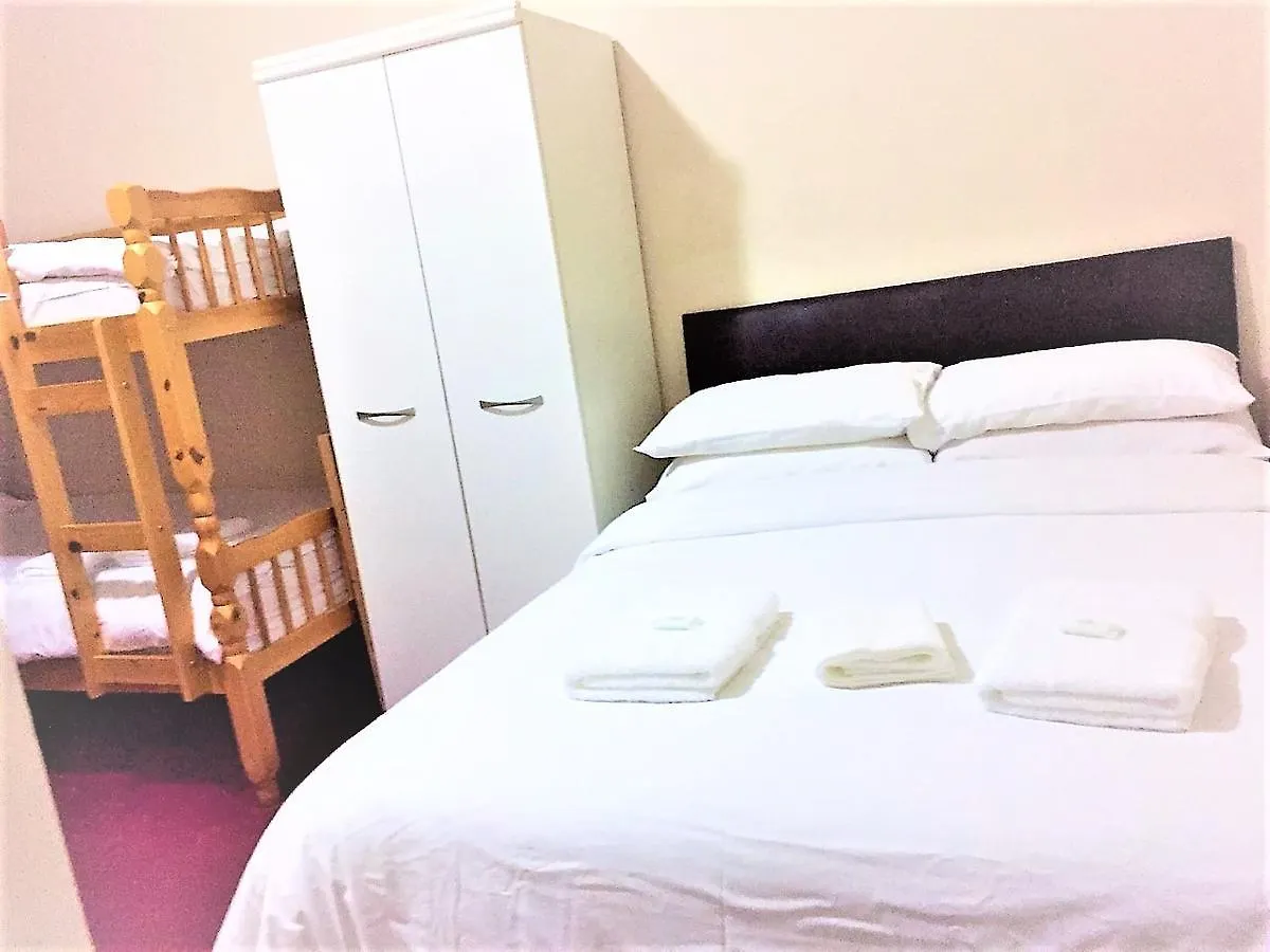 Lyndhurst Hotel Blackpool 2*,  United Kingdom